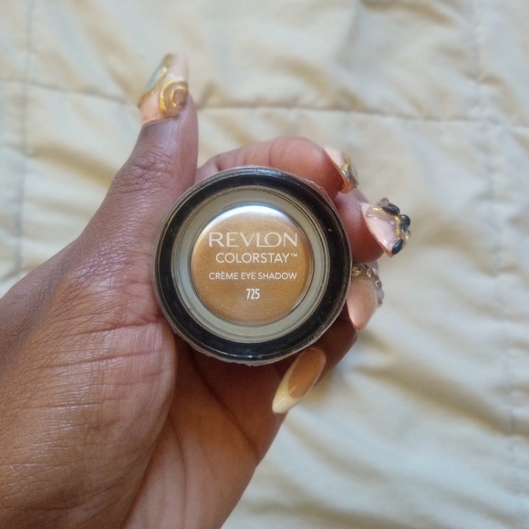 Revlon ColorStay Creme Eye Shadow - Warm Gold #725 - Picture 1 of 4